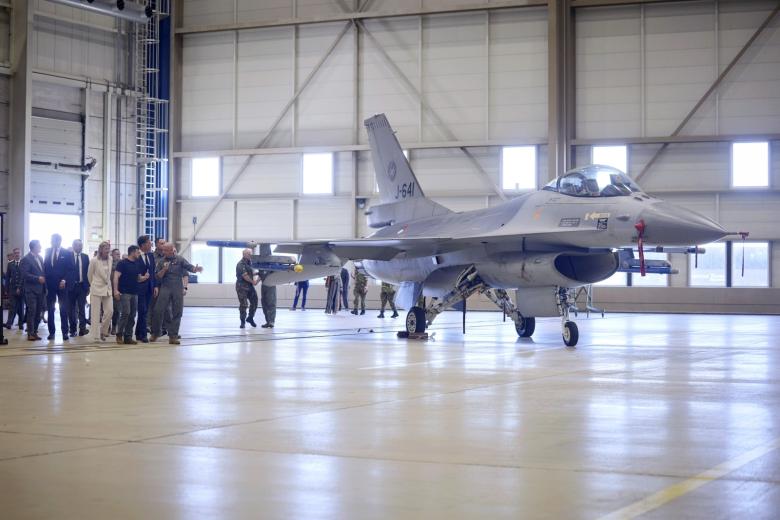 F-16