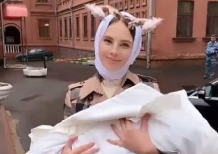 Внучку Валерии покрестили