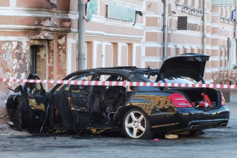 Последствия ДТП на Зубовской площади в центре Москвы