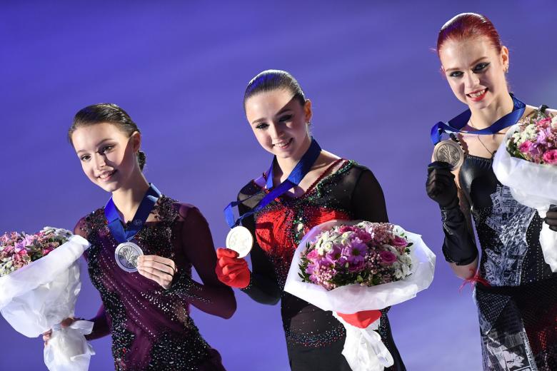 Слева направо: Анна Щербакова, Камила Валиева и Александра Трусова