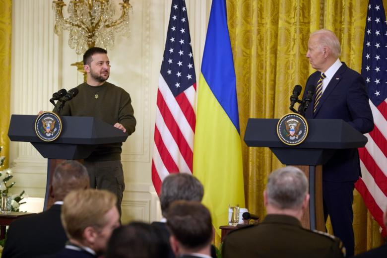 Президент Украины Владимир Зеленский и его американский коллега Джо Байден