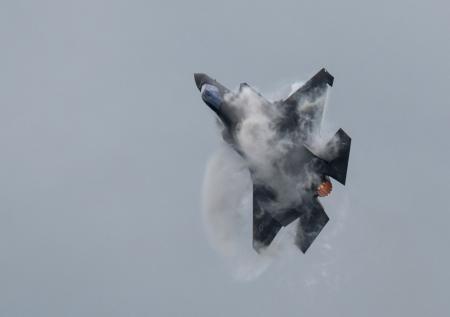 Раскрыта причина крушения истребителя F-35 на Аляске