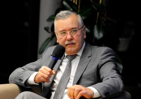 Экс-министр обороны Украины приговорён к шести годам колонии в Москве