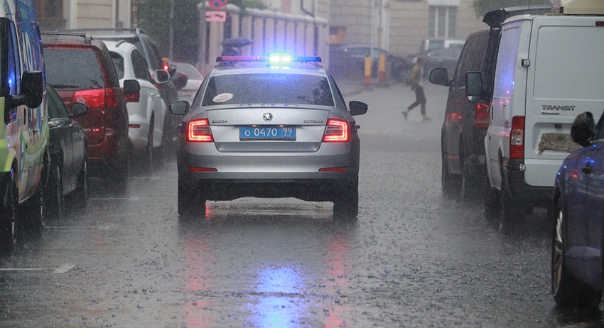 Во время акции Москву накрыл мощный ливень