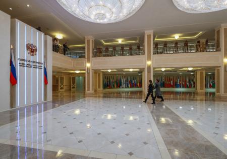 В Совфеде раскрыли махинации с пенсиями в НПФ