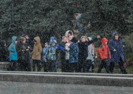 Штормовое предупреждение объявлено в Москве в связи с непогодой
