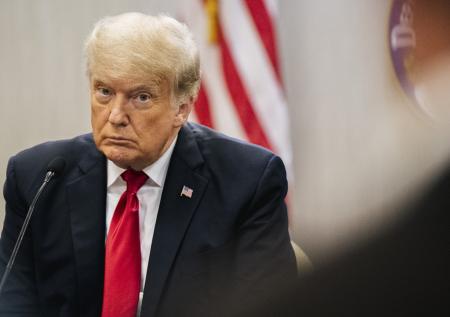 Трамп обвинил ФБР в «краже» его трех паспортов