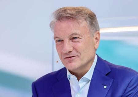 Герман Греф объяснил россиянам, куда нужно вложить миллион рублей