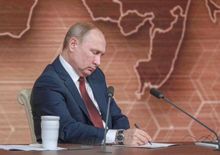 Путин подписал указ об урегулировании положения иностранцев в РФ