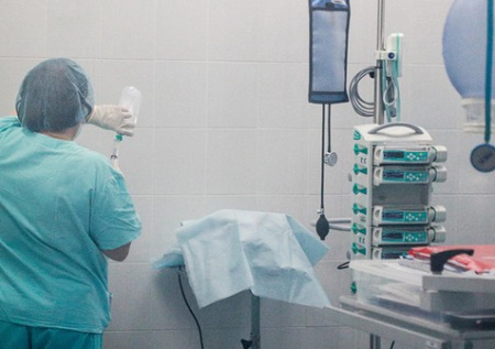 Российским медикам предложили шесть цветов формы в зависимости от должности