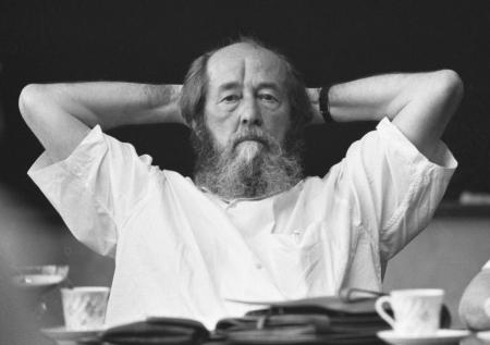 Премия за книги или политику? Как Запад воспринял Нобелевку Солженицына 