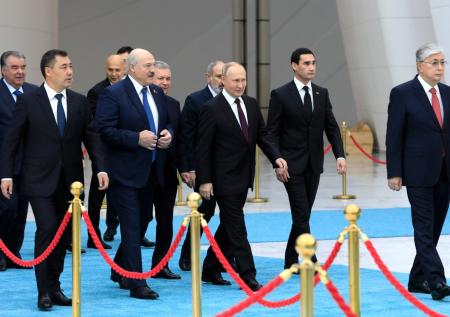 Путин назвал ключевым обустройство логистических трансевразийских коридоров