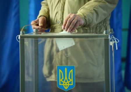 Почти половина украинцев поддержала идею о смене президента страны