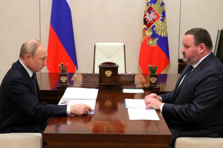 Владимир Путин с министром труда и социальной защиты Антоном Котяковым