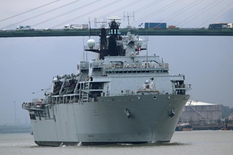 Военный корабль HMS Bulwark