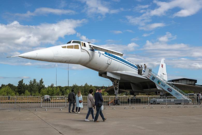Ту-144