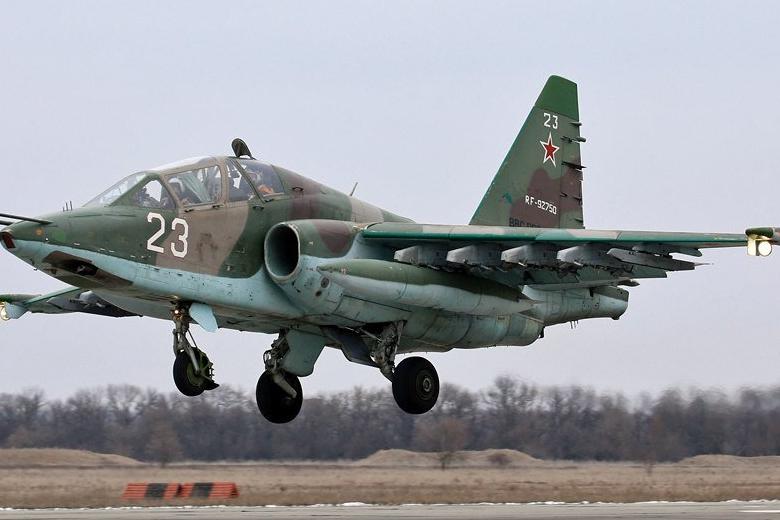 Штурмовик Су-25УБ