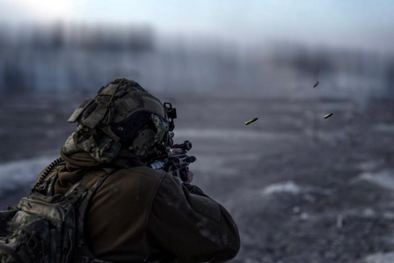 Солдат ВСУ в зоне боевых действий