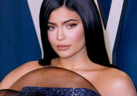 Кайли Дженнер снова стала самым молодым миллиардером по версии Forbes