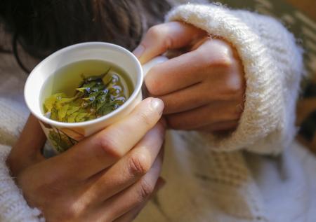 Не только от простуды: рецепт витаминного чая, который продлевает жизнь