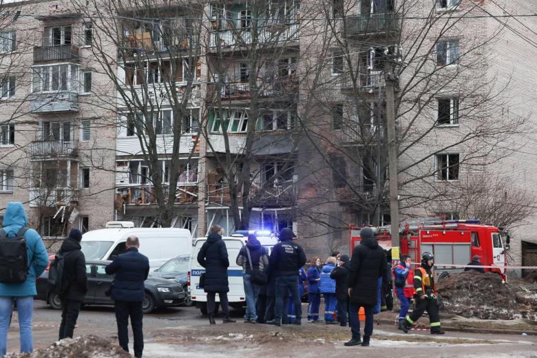 Обстановка на месте ЧП в жилом доме в Санкт-Петербурге