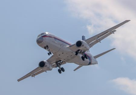 Пассажиров Superjet напугал странный звук двигателя при посадке в Сочи