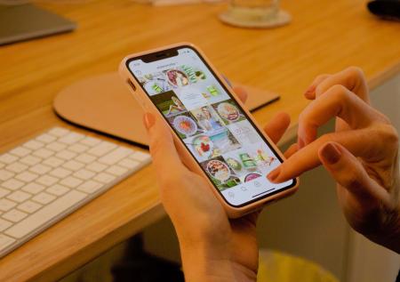 Психолог назвал положительные стороны блокировки Instagram