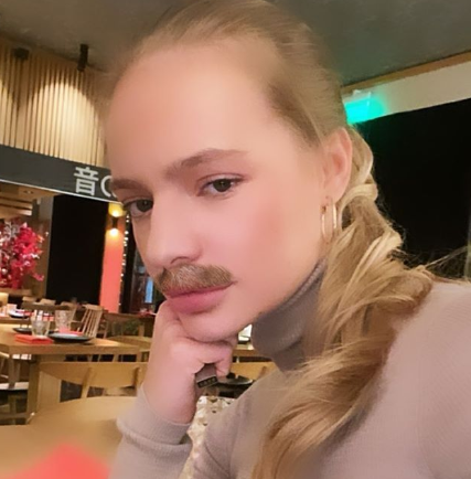 Лиза Пескова