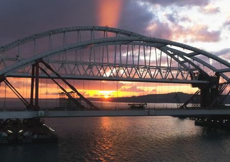 РФ и Украина хотели строить Крымский мост, но он не понравился Ющенко