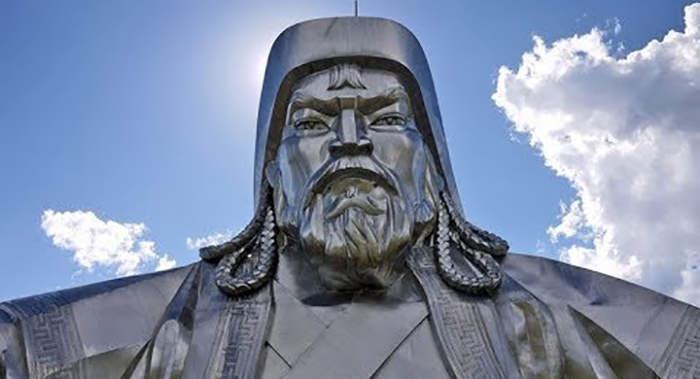 Памятник Чингисхану в Калмыкии