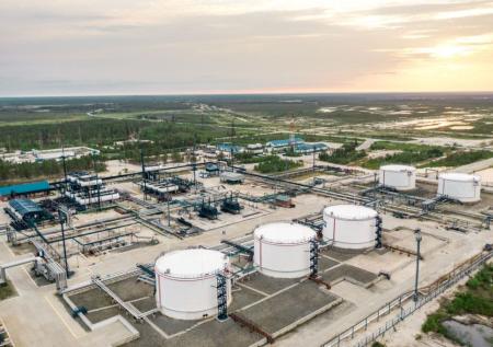 Разлив нефтепродуктов произошел на месторождении в ЯНАО