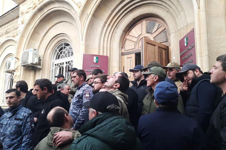 Протест оппозиции в Абхазии