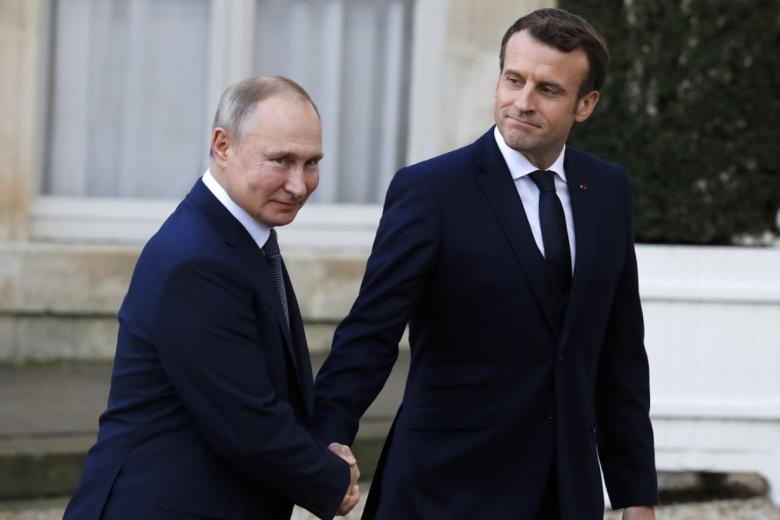 Владимир Путин и Эммануэль Макрон
