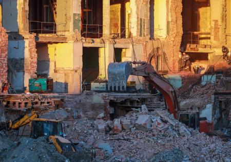 Власти Саратова опровергли связь сноса «заброшек» с убийством школьницы