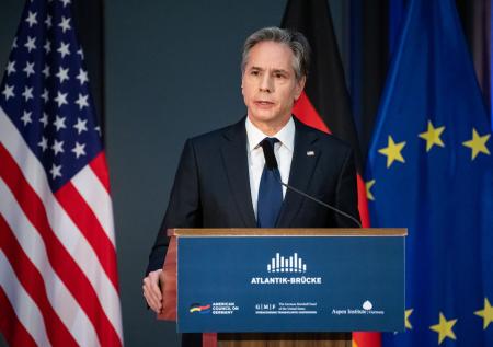 Госсекретарь США Блинкен заявил, что Россия — угроза для всего мира