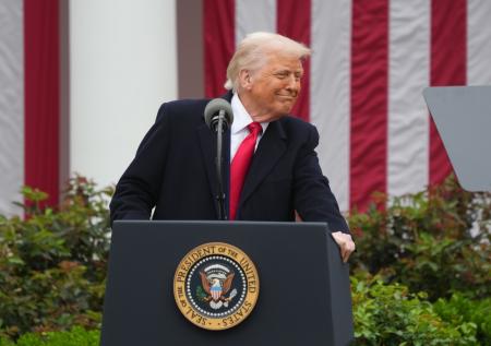 Трампа предупредили о ловушке, в которую он вгоняет себя пошлинами