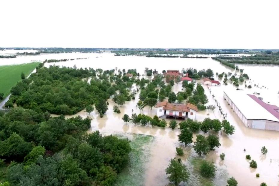 Наводнение на севере Италии  стало настоящим ЧП, под воду ушли целые поселки