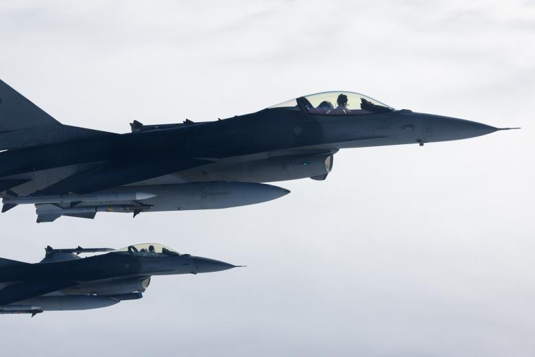 F-16