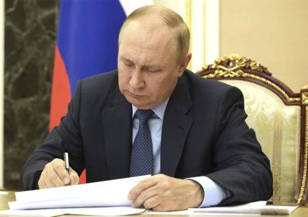 Путин посмертно присвоил звание Героя России полковнику ДНР Ольге Качуре