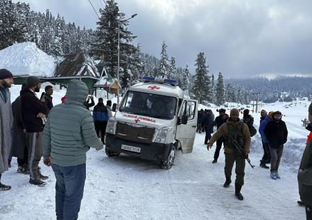 Россияне пострадали при сходе лавины в Индии