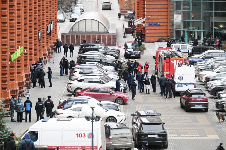 На месте взрыва в жилом комплексе «Алые Паруса»