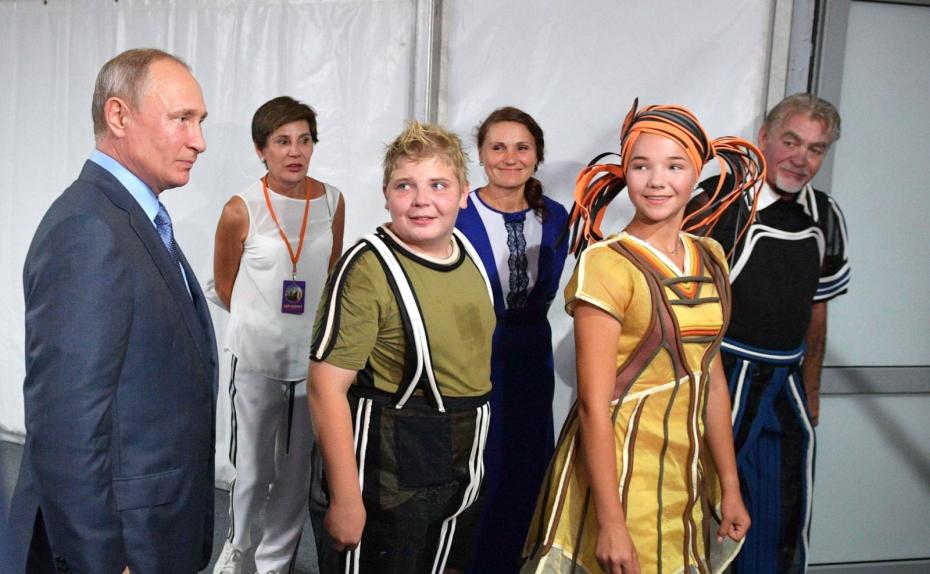 Владимир Путин посмотрел спектакль «Грифон»