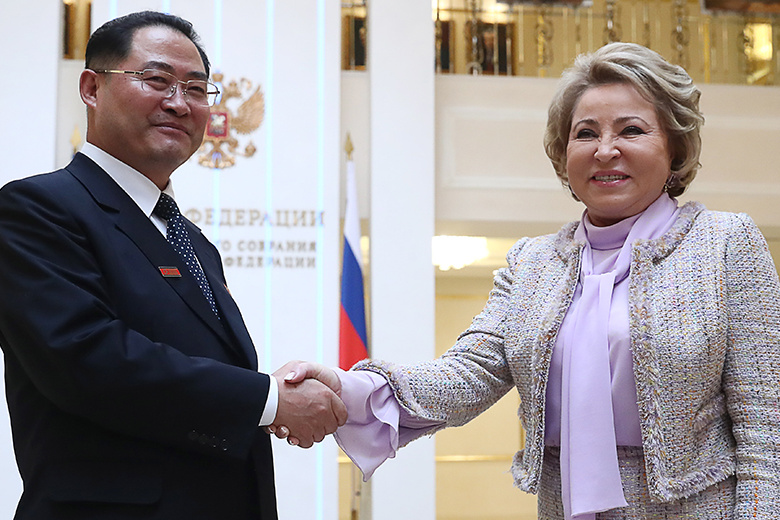 Встреча спикера Совета Федерации РФ Матвиенко и председателя Верховного народного собрания КНДР Сона