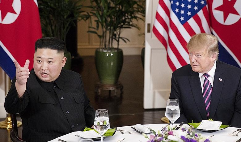 Лидер КНДР Ким Чен Ын и президент США Дональд Трамп