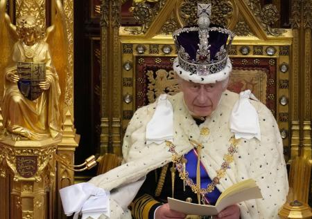 У Карла III — рак. Какая онкология была у Елизаветы II, кто новый король?