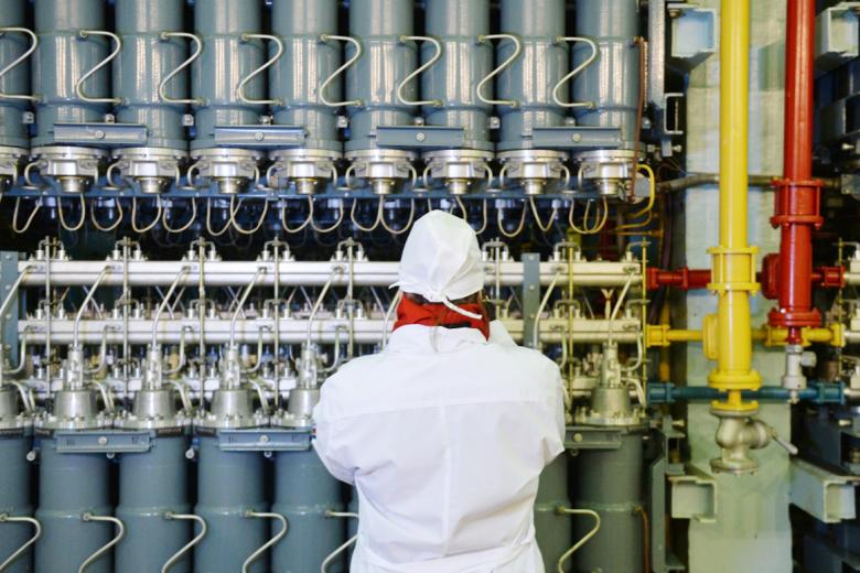 Газовые центрифуги для разделения изотопов урана в цехе разделительного производства «Уральского электрохимического комбината»
