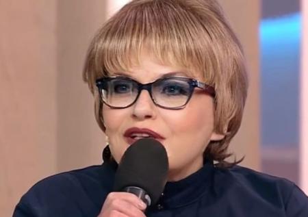 Актриса Яковлева вынуждена носить специальную шапочку после химиотерапии