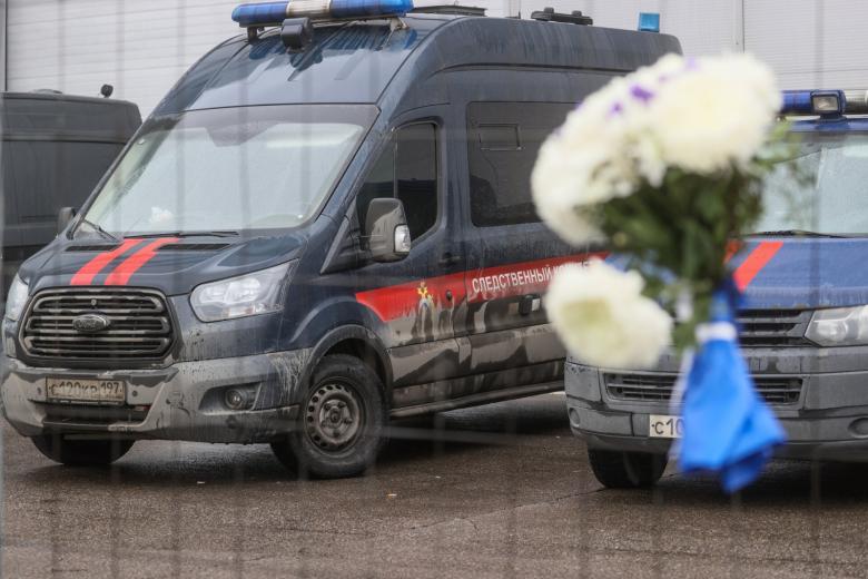 Автомобиль Следственного комитета около здания концертного зала «Крокус Сити Холл»