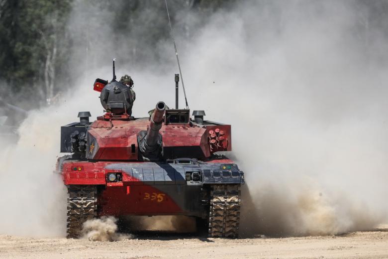 Танк Type-96B команды военнослужащих Китая