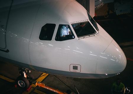 Boeing с трещиной в стекле приземлился в Красноярске